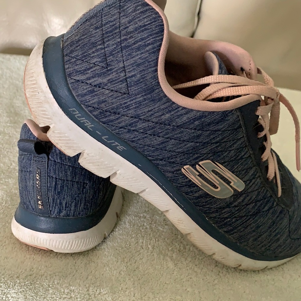 Skechers women’s 8.5 denim/pink